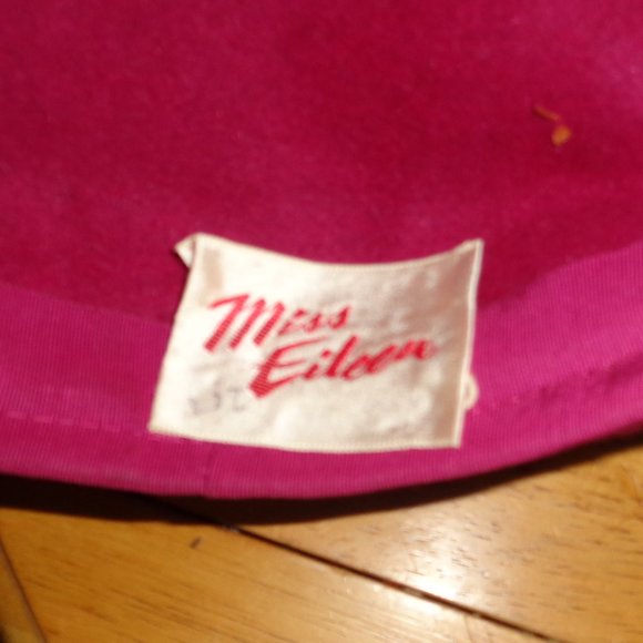 VINTAGE PICARDY FELT WOOL DRESS HAT FROM FRANCE-GORGEOUS RASPBERRY W/RHINESTONES - Picture 5 of 5